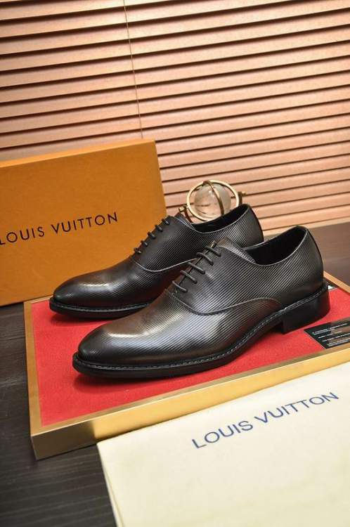 Picture of Louis Vuitton Shoes _SKULVsz38-45mnf70613825